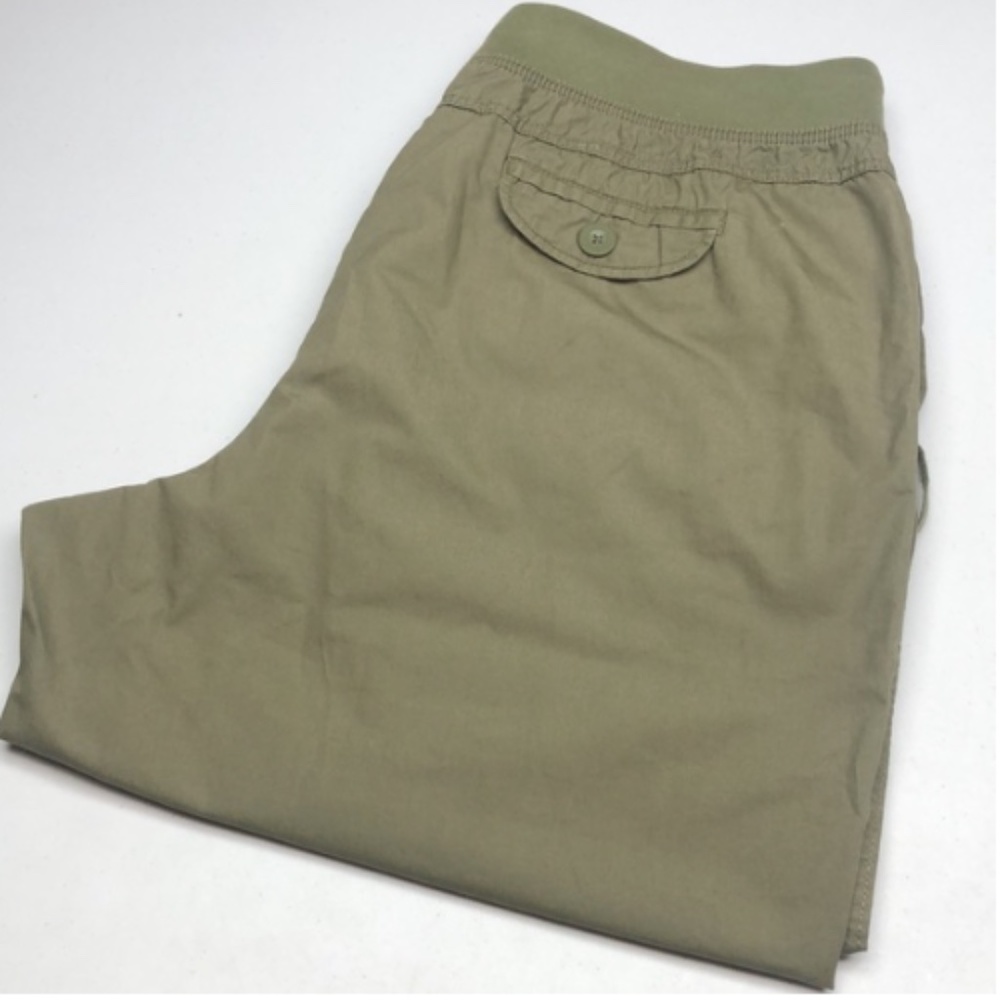 LIKE NEW mySTYLE KHAKI CARGO SHORTS SIZE 1X ⭐️